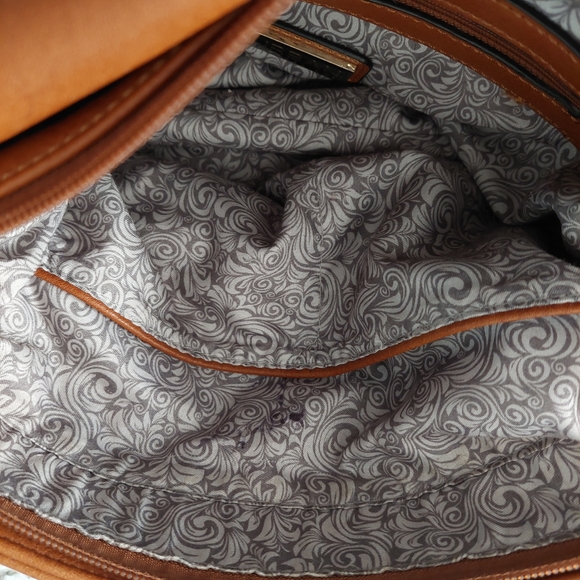 GUC UrbanExpressions Maisy Messenger Tan Vegan Lthr Flap Shoulder/Crossbody Bag - Picture 12 of 16